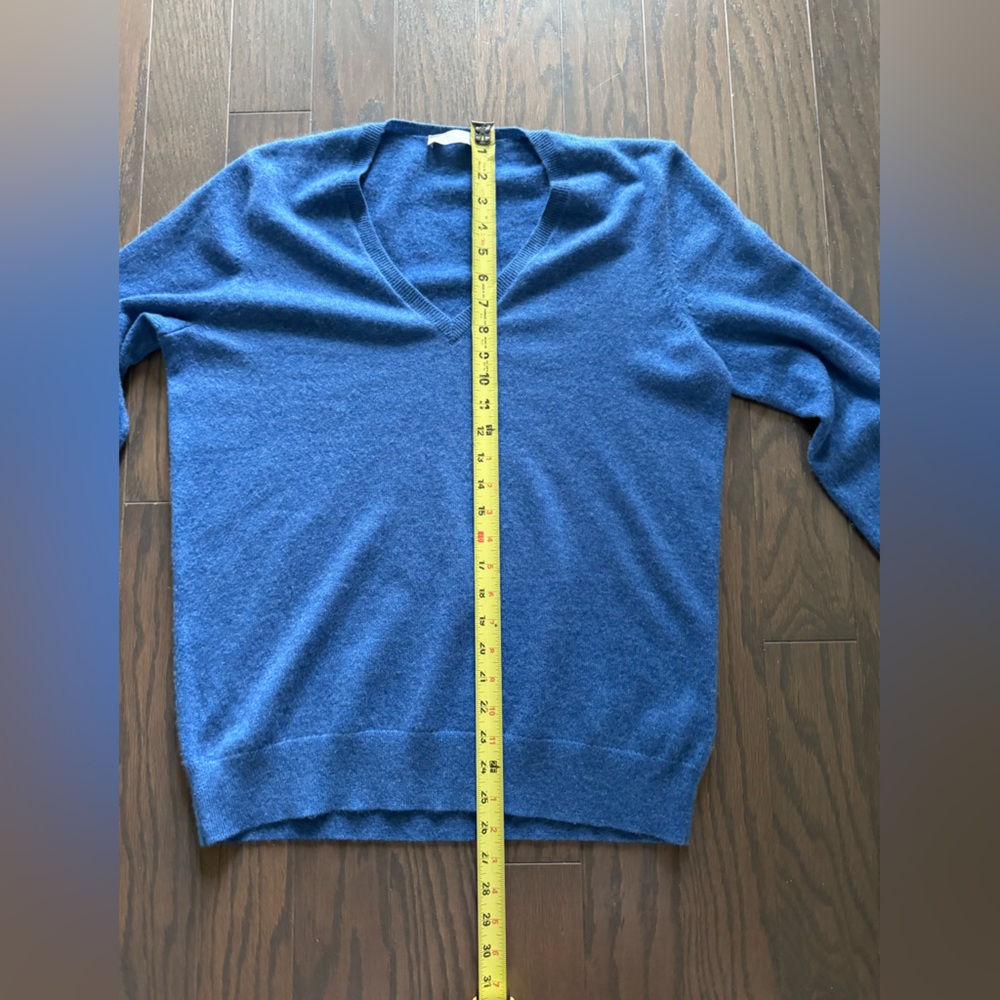 Everlane 100% Cashmere V-Neck Classic Blue Sweater
Size
XL - Picture 10 of 10